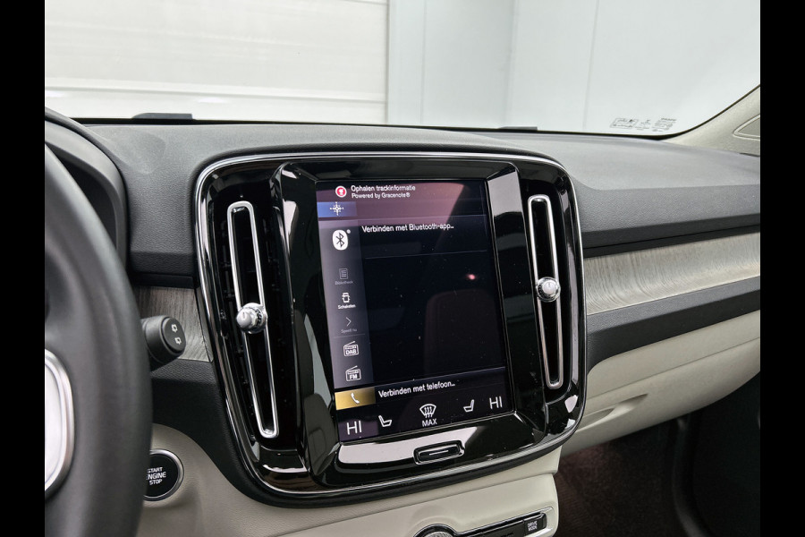 Volvo XC40 T5 180PK Hybride SOH 91% Inscription / Panoramadak / Leder / Trekhaak / airco-ecc./ Stuurverwarming / Navigatie / Apk 10-2026
