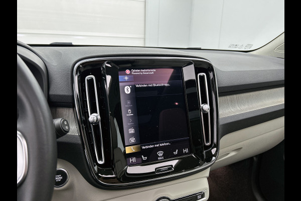 Volvo XC40 T5 180PK Hybride SOH 91% Inscription / Panoramadak / Leder / Trekhaak / airco-ecc./ Stuurverwarming / Navigatie / Apk 10-2026