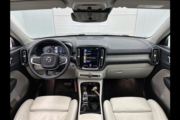 Volvo XC40 T5 180PK Hybride SOH 91% Inscription / Panoramadak / Leder / Trekhaak / airco-ecc./ Stuurverwarming / Navigatie / Apk 10-2026