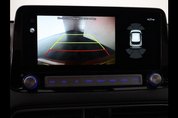 Hyundai Kona EV Premium Two-Tone 64 kWh SOH ACCU 99% | Apple Carplay/Android Auto | Stuur-& Stoelverwarming | Navigatie | Leder | Camera |
