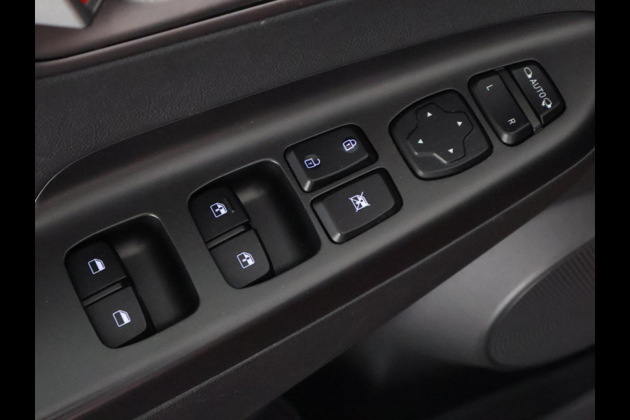 Hyundai Kona EV Premium Two-Tone 64 kWh SOH ACCU 99% | Apple Carplay/Android Auto | Stuur-& Stoelverwarming | Navigatie | Leder | Camera |