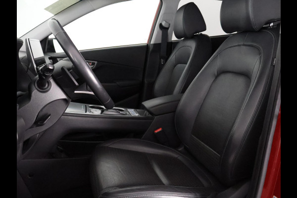 Hyundai Kona EV Premium Two-Tone 64 kWh SOH ACCU 99% | Apple Carplay/Android Auto | Stuur-& Stoelverwarming | Navigatie | Leder | Camera |
