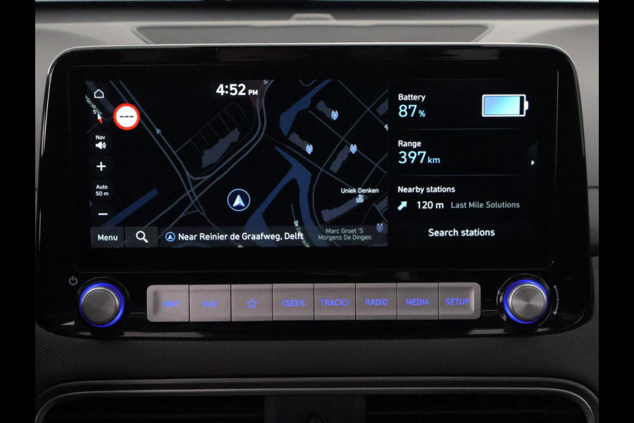 Hyundai Kona EV Premium 64 kWh | Schuif-Kanteldak | Stuur-& Stoelverwarming | Apple Carplay&AndroidAUTO | Leder | Camera |