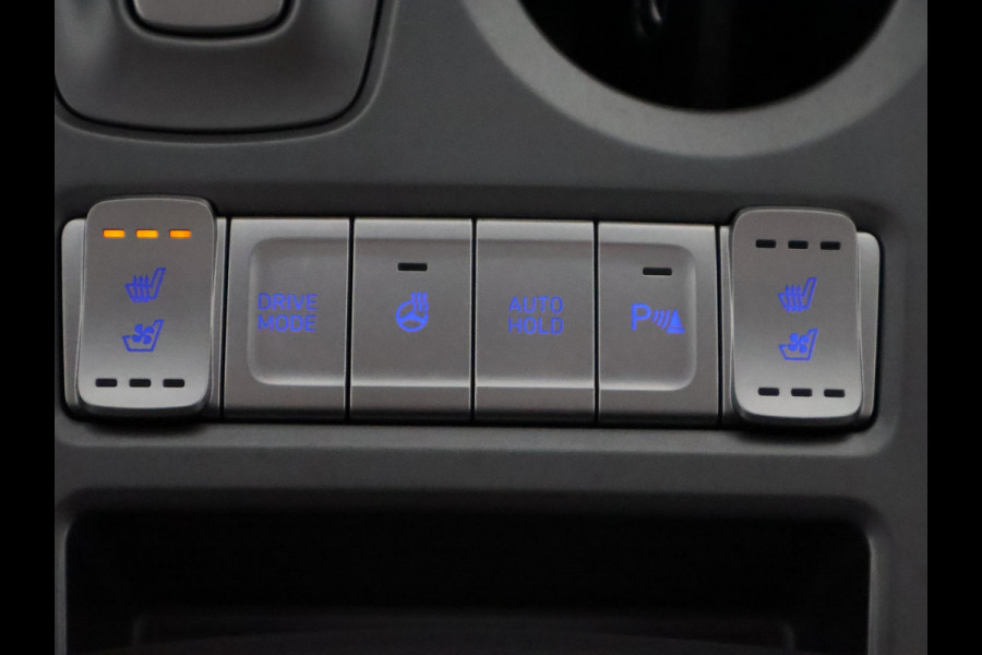 Hyundai Kona EV Premium 64 kWh | Schuif-Kanteldak | Stuur-& Stoelverwarming | Apple Carplay&AndroidAUTO | Leder | Camera |