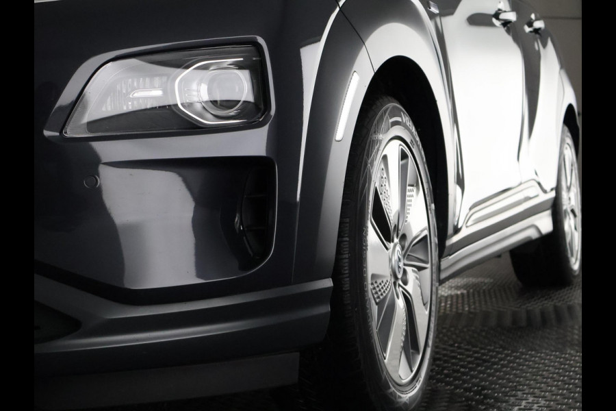 Hyundai Kona EV Premium 64 kWh | Schuif-Kanteldak | Stuur-& Stoelverwarming | Apple Carplay&AndroidAUTO | Leder | Camera |