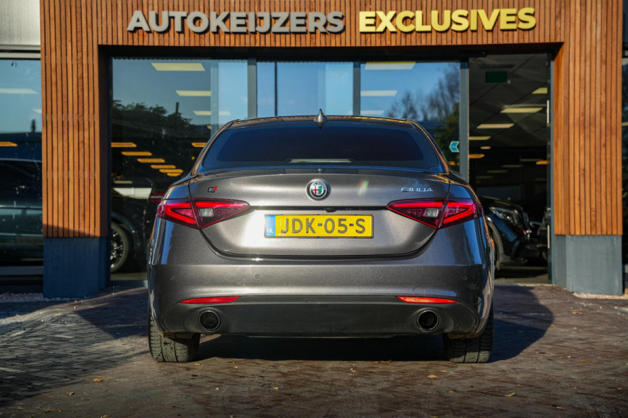 Alfa Romeo Giulia 2.0 T AWD B4 + GEPANTSERD 280 PK | Diplomatiek veiligheidsglas | Ex-regeringsauto Italië | Unieke historie