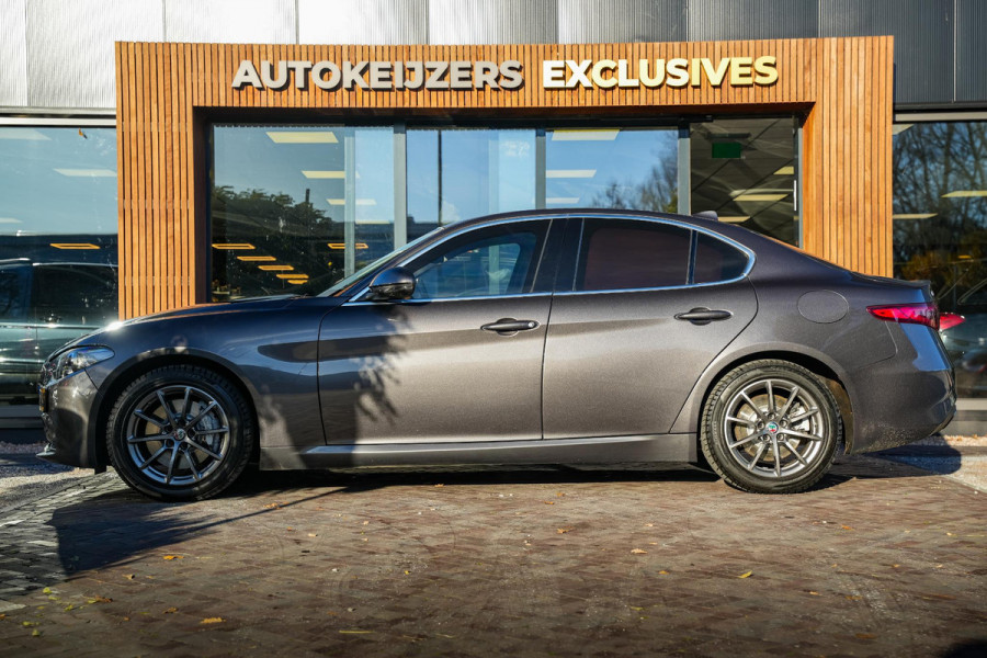 Alfa Romeo Giulia 2.0 T AWD B4 + GEPANTSERD 280 PK | Diplomatiek veiligheidsglas | Ex-regeringsauto Italië | Unieke historie