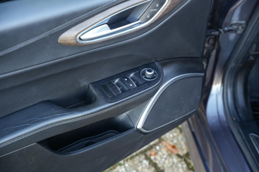 Alfa Romeo Giulia 2.0 T AWD B4 + GEPANTSERD 280 PK | Diplomatiek veiligheidsglas | Ex-regeringsauto Italië | Unieke historie