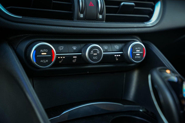 Alfa Romeo Giulia 2.0 T AWD B4 + GEPANTSERD 280 PK | Diplomatiek veiligheidsglas | Ex-regeringsauto Italië | Unieke historie