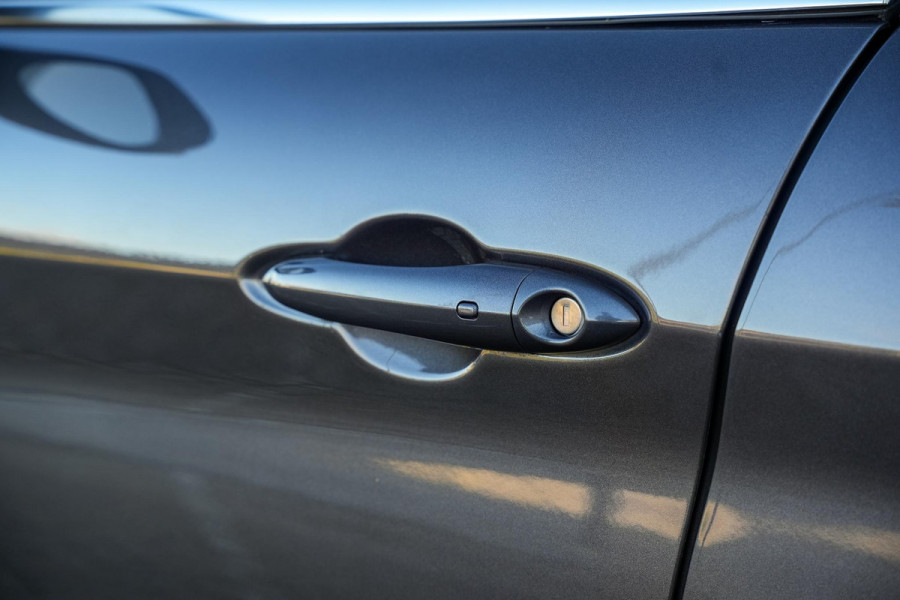 Alfa Romeo Giulia 2.0 T AWD B4 + GEPANTSERD 280 PK | Diplomatiek veiligheidsglas | Ex-regeringsauto Italië | Unieke historie