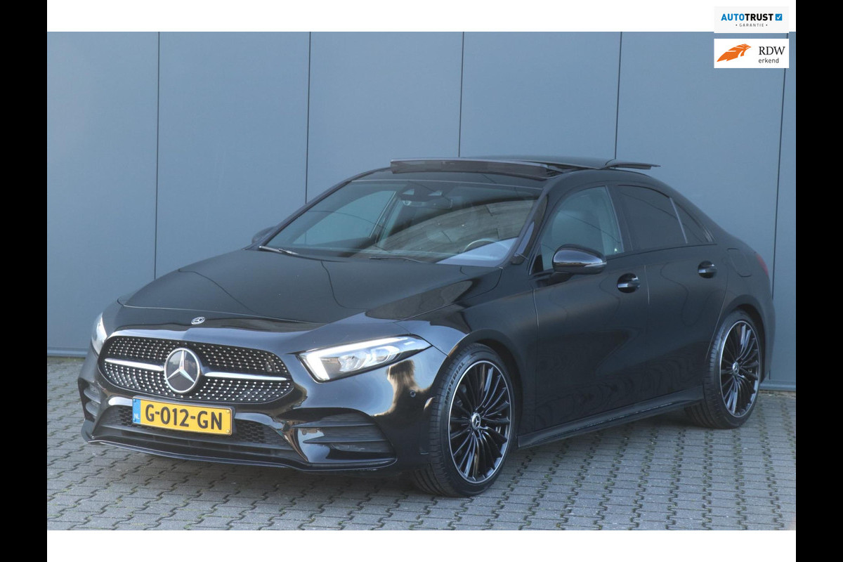 Mercedes-Benz A-Klasse 180 AMG | PANO | Sfeerverlichting | Camera | Nette auto!