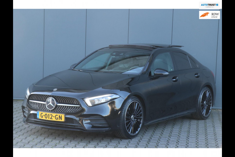 Mercedes-Benz A-Klasse 180 AMG | PANO | Sfeerverlichting | Camera | Nette auto!