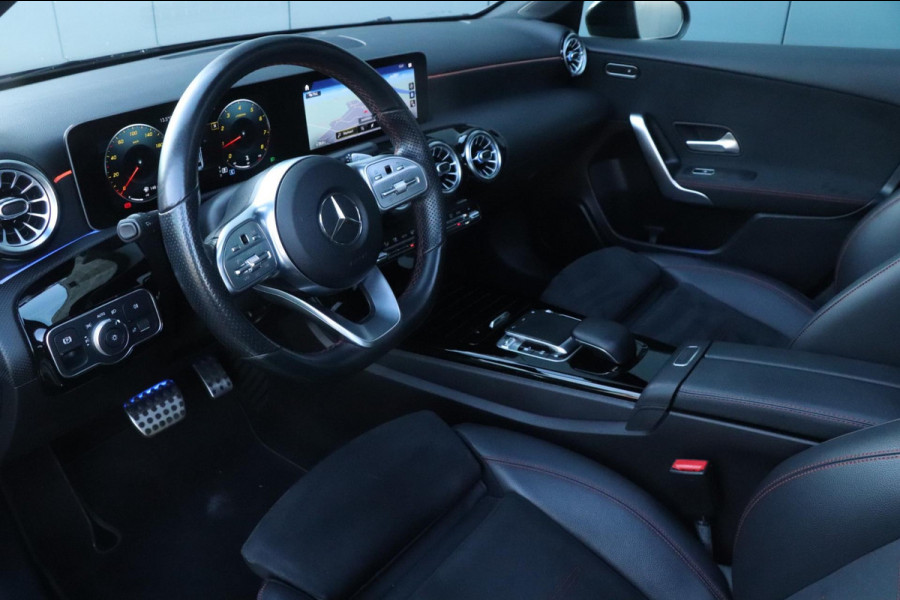 Mercedes-Benz A-Klasse 180 AMG | PANO | Sfeerverlichting | Camera | Nette auto!