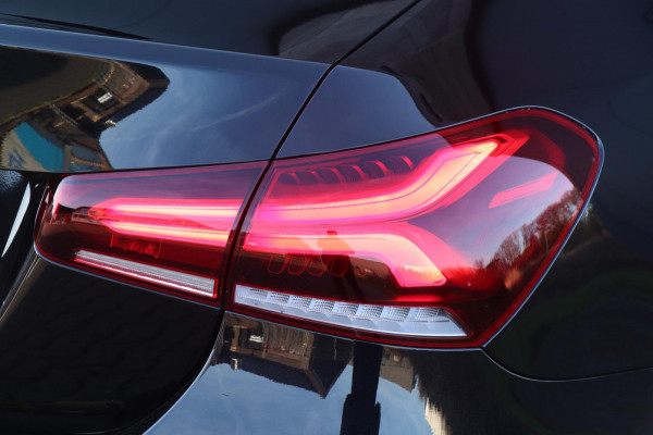Mercedes-Benz A-Klasse 180 AMG | PANO | Sfeerverlichting | Camera | Nette auto!