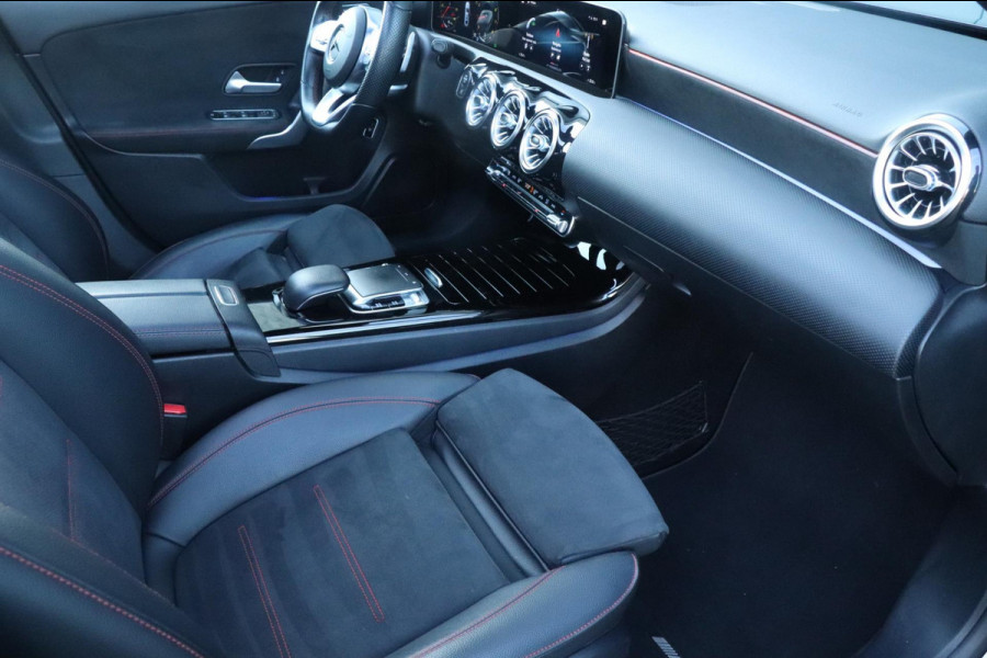 Mercedes-Benz A-Klasse 180 AMG | PANO | Sfeerverlichting | Camera | Nette auto!