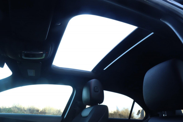Mercedes-Benz A-Klasse 180 AMG | PANO | Sfeerverlichting | Camera | Nette auto!