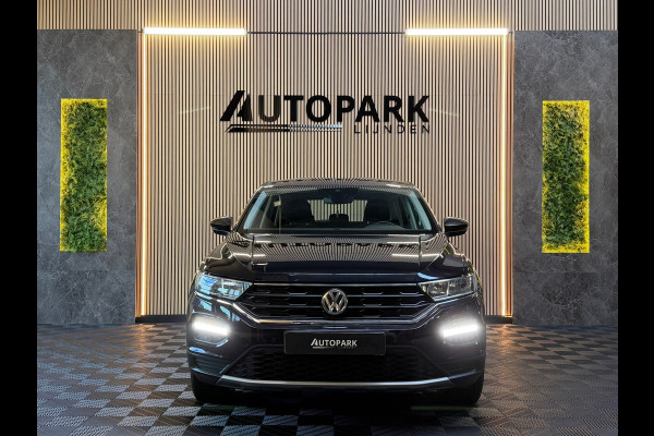 Volkswagen T-Roc 1.5 TSI Sport |AUTOMAAT|STOELVERWARMING|LANE ASSIST|PDC|APK|
