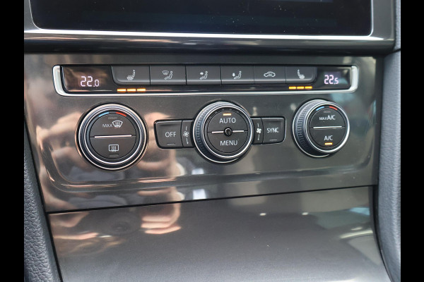 Volkswagen Golf 1.6 TDI 116 PK AUT. *1e EIGENAAR / BTW* + MASSAGE | CARPLAY | ADAPTIVE CRUISE | TREKHAAK | STOELVERW. | DAB