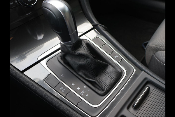 Volkswagen Golf 1.6 TDI 116 PK AUT. *1e EIGENAAR / BTW* + MASSAGE | CARPLAY | ADAPTIVE CRUISE | TREKHAAK | STOELVERW. | DAB