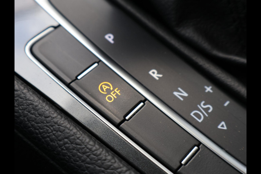 Volkswagen Golf 1.6 TDI 116 PK AUT. *1e EIGENAAR / BTW* + MASSAGE | CARPLAY | ADAPTIVE CRUISE | TREKHAAK | STOELVERW. | DAB