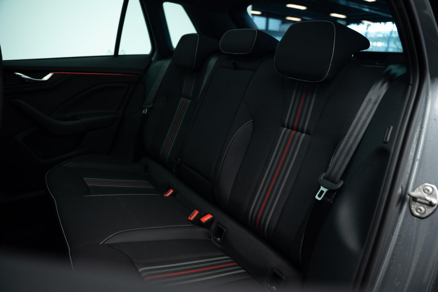 Škoda Kamiq 1.0 TSI Monte Carlo |Glazen Dak|Camera|ACC|Stoelverwarming|Stuurverwarming|Dodehoek|