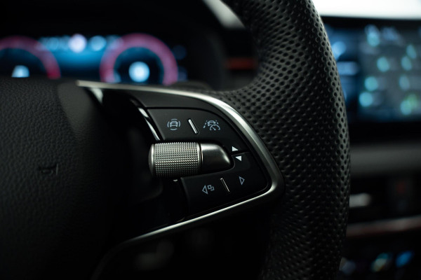 Škoda Kamiq 1.0 TSI Monte Carlo |Glazen Dak|Camera|ACC|Stoelverwarming|Stuurverwarming|Dodehoek|