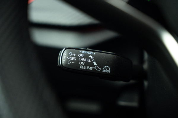 Škoda Kamiq 1.0 TSI Monte Carlo |Glazen Dak|Camera|ACC|Stoelverwarming|Stuurverwarming|Dodehoek|