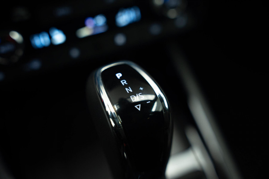 Škoda Kamiq 1.0 TSI Monte Carlo |Glazen Dak|Camera|ACC|Stoelverwarming|Stuurverwarming|Dodehoek|