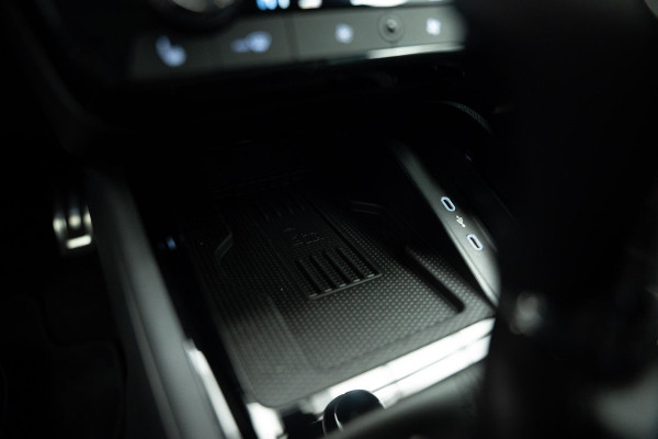 Škoda Kamiq 1.0 TSI Monte Carlo |Glazen Dak|Camera|ACC|Stoelverwarming|Stuurverwarming|Dodehoek|