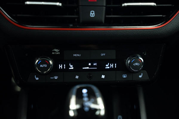 Škoda Kamiq 1.0 TSI Monte Carlo |Glazen Dak|Camera|ACC|Stoelverwarming|Stuurverwarming|Dodehoek|