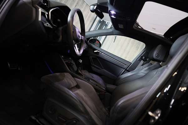 Audi Q3 45 TFSI e RSQ3 Look / 245 PK / Memory / 360 Camera / Sonos / ACC / Open Pano / Virtual Cockpit / Matrix / Pdc / 21 Inch