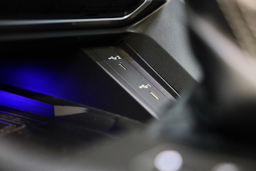 Audi Q3 45 TFSI e RSQ3 Look / 245 PK / Memory / 360 Camera / Sonos / ACC / Open Pano / Virtual Cockpit / Matrix / Pdc / 21 Inch