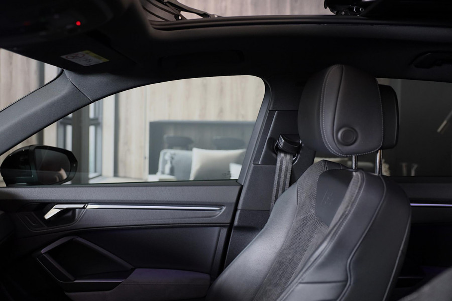 Audi Q3 45 TFSI e RSQ3 Look / 245 PK / Memory / 360 Camera / Sonos / ACC / Open Pano / Virtual Cockpit / Matrix / Pdc / 21 Inch