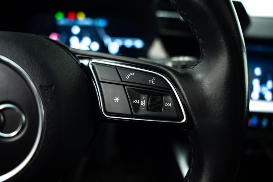 Audi A3 Sportback 30 TFSI S edition |Pano|Leder|Lane Assist|Stoelverwarming|