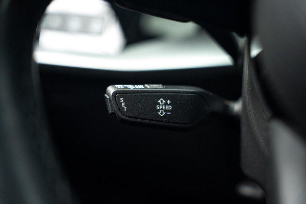 Audi A3 Sportback 30 TFSI S edition |Pano|Leder|Lane Assist|Stoelverwarming|