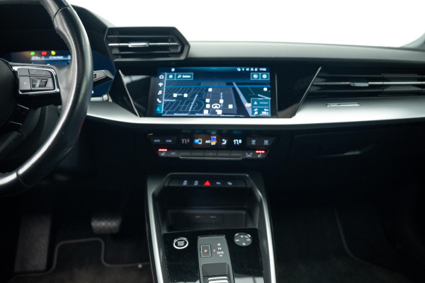 Audi A3 Sportback 30 TFSI S edition |Pano|Leder|Lane Assist|Stoelverwarming|