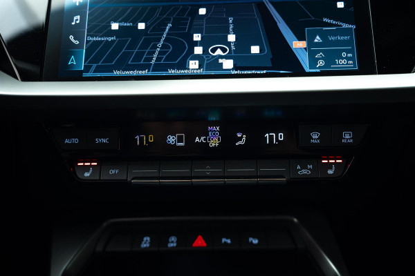 Audi A3 Sportback 30 TFSI S edition |Pano|Leder|Lane Assist|Stoelverwarming|