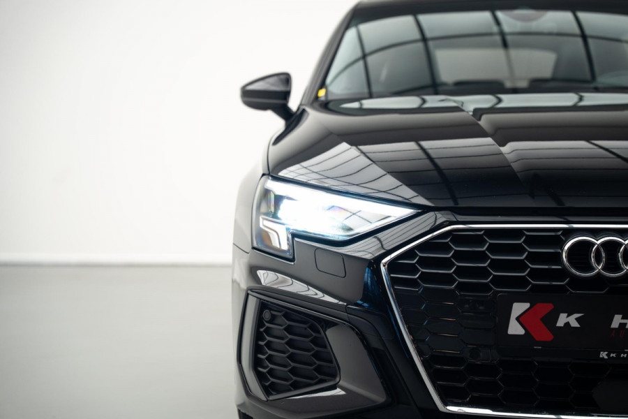 Audi A3 Sportback 30 TFSI S edition |Pano|Leder|Lane Assist|Stoelverwarming|