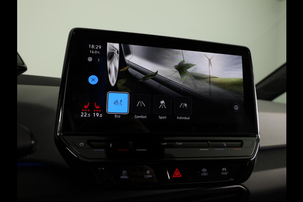 Volkswagen ID.3 First Plus 58 kWh | Navigatie | Parkeersensoren | Achteruitrijcamera | Stoelverwarming |