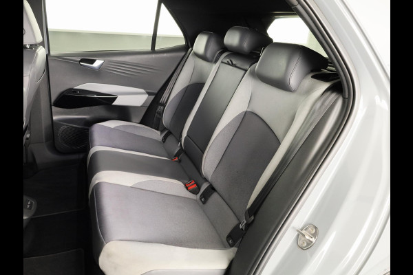 Volkswagen ID.3 First Plus 58 kWh | Navigatie | Parkeersensoren | Achteruitrijcamera | Stoelverwarming |