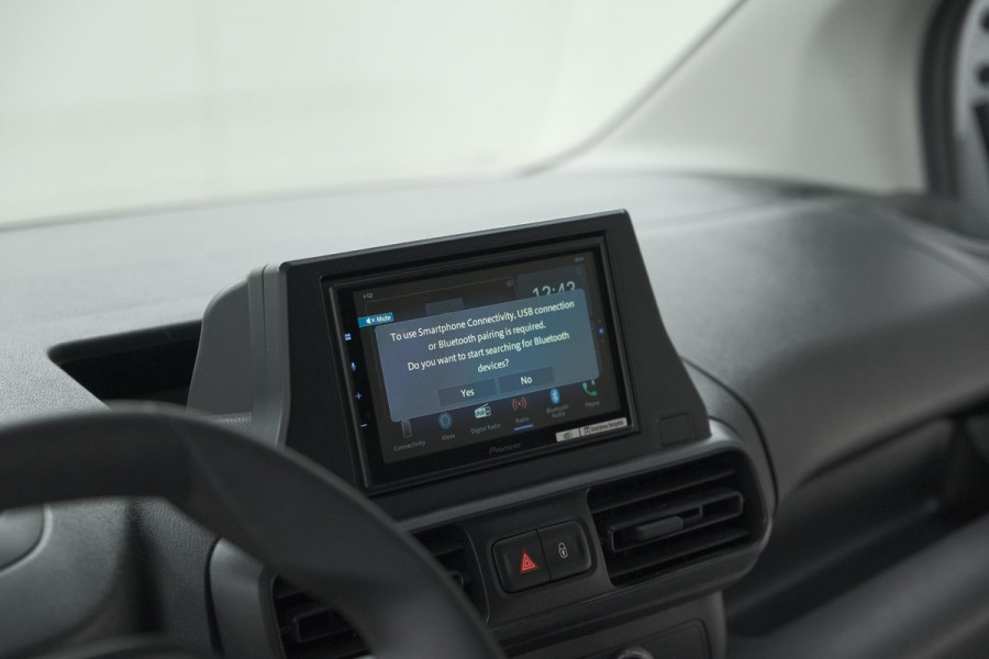 Peugeot Partner 1.5 BlueHDi 100 S&S L1 | Trekhaak | Camera | Apple Carplay | Laadruimte-Pakket