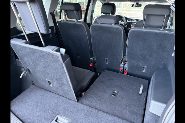 Volkswagen Touran 1.5 TSi 150pk Highline 7-persoons NAVI/CARPLAY/CLIMA/ADAPT/CRUISE/PDC