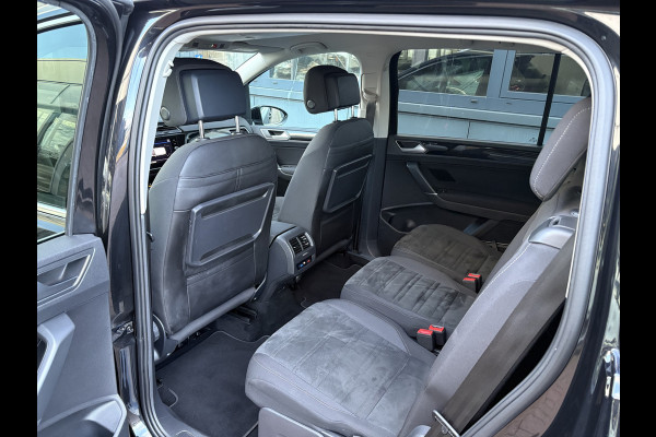 Volkswagen Touran 1.5 TSi 150pk Highline 7-persoons NAVI/CARPLAY/CLIMA/ADAPT/CRUISE/PDC