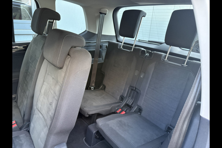 Volkswagen Touran 1.5 TSi 150pk Highline 7-persoons NAVI/CARPLAY/CLIMA/ADAPT/CRUISE/PDC