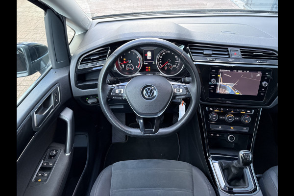 Volkswagen Touran 1.5 TSi 150pk Highline 7-persoons NAVI/CARPLAY/CLIMA/ADAPT/CRUISE/PDC