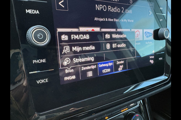 Volkswagen Touran 1.5 TSi 150pk Highline 7-persoons NAVI/CARPLAY/CLIMA/ADAPT/CRUISE/PDC