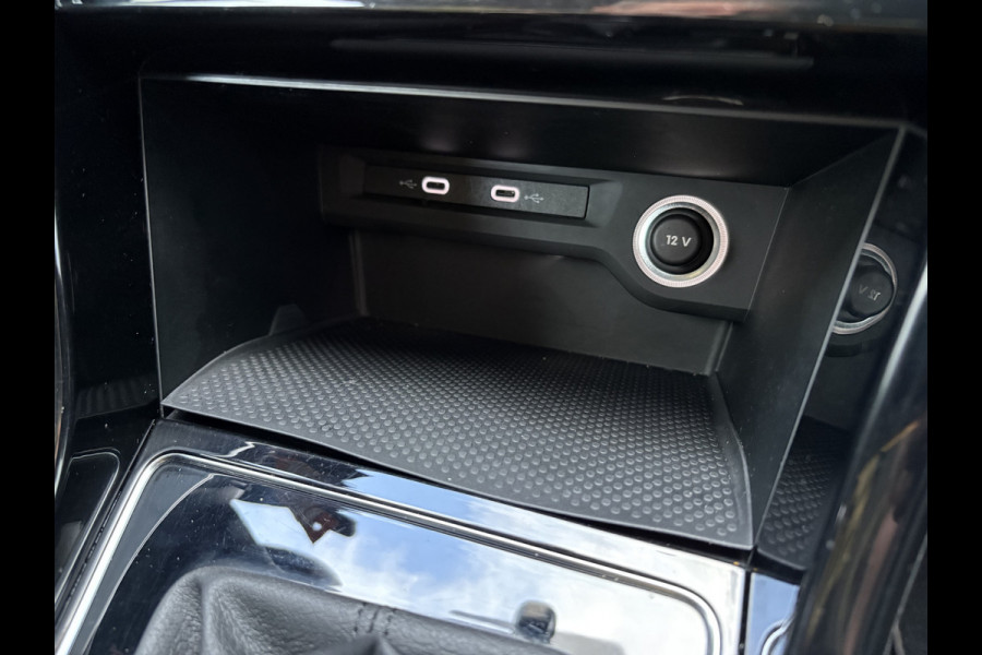 Volkswagen Touran 1.5 TSi 150pk Highline 7-persoons NAVI/CARPLAY/CLIMA/ADAPT/CRUISE/PDC