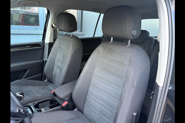 Volkswagen Touran 1.5 TSi 150pk Highline 7-persoons NAVI/CARPLAY/CLIMA/ADAPT/CRUISE/PDC