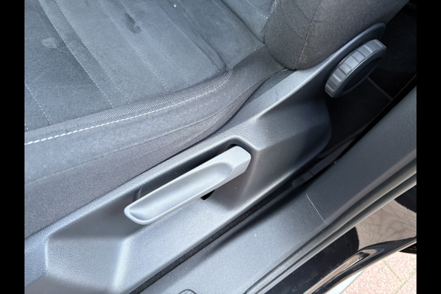 Volkswagen Touran 1.5 TSi 150pk Highline 7-persoons NAVI/CARPLAY/CLIMA/ADAPT/CRUISE/PDC