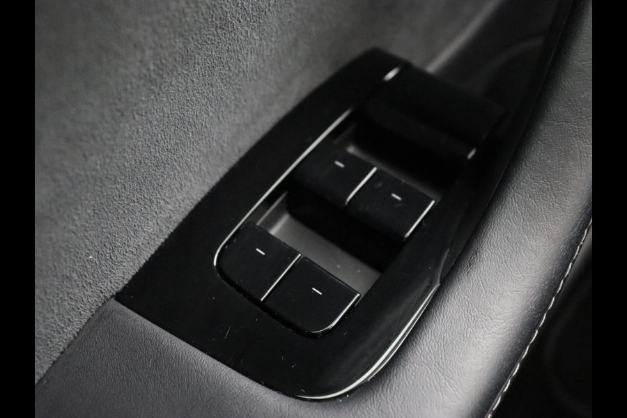 Tesla Model 3 Long Range AWD 75kWh | Panoramadak | Autopilot | Leder | Stoelverwarming | Full LED | Navigatie | Keyless | 18'' | Camera